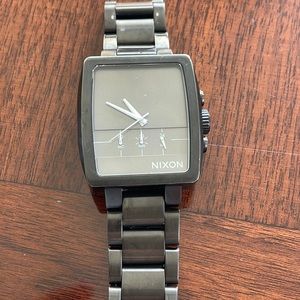 Men’s Nixon watch model “The Axis”. 100% stainless steel with Japan movement.